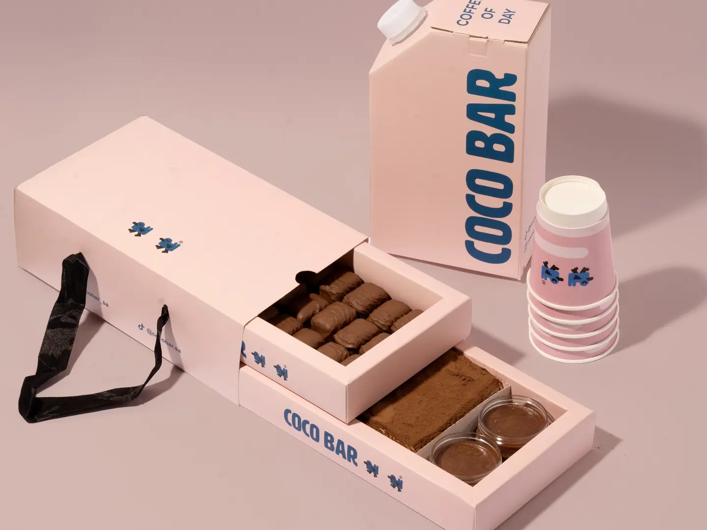 دو بوكس بايتس كبير و تيراميسو مع بوكس قهوه