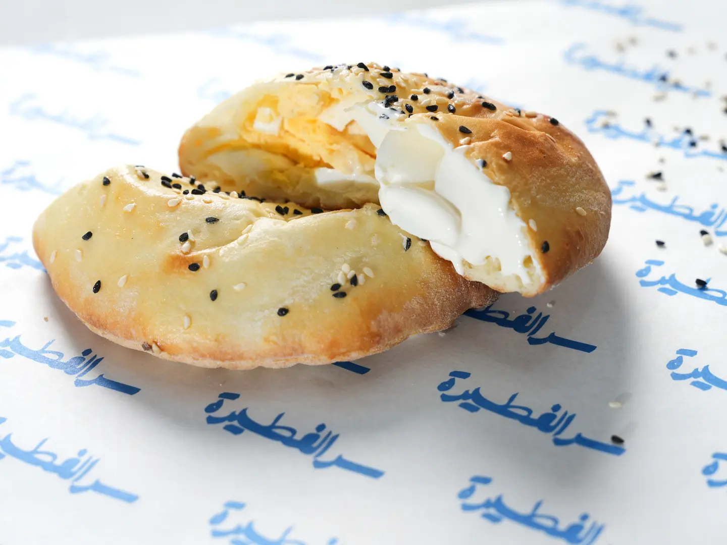 مدور بيض مسلوق جبن