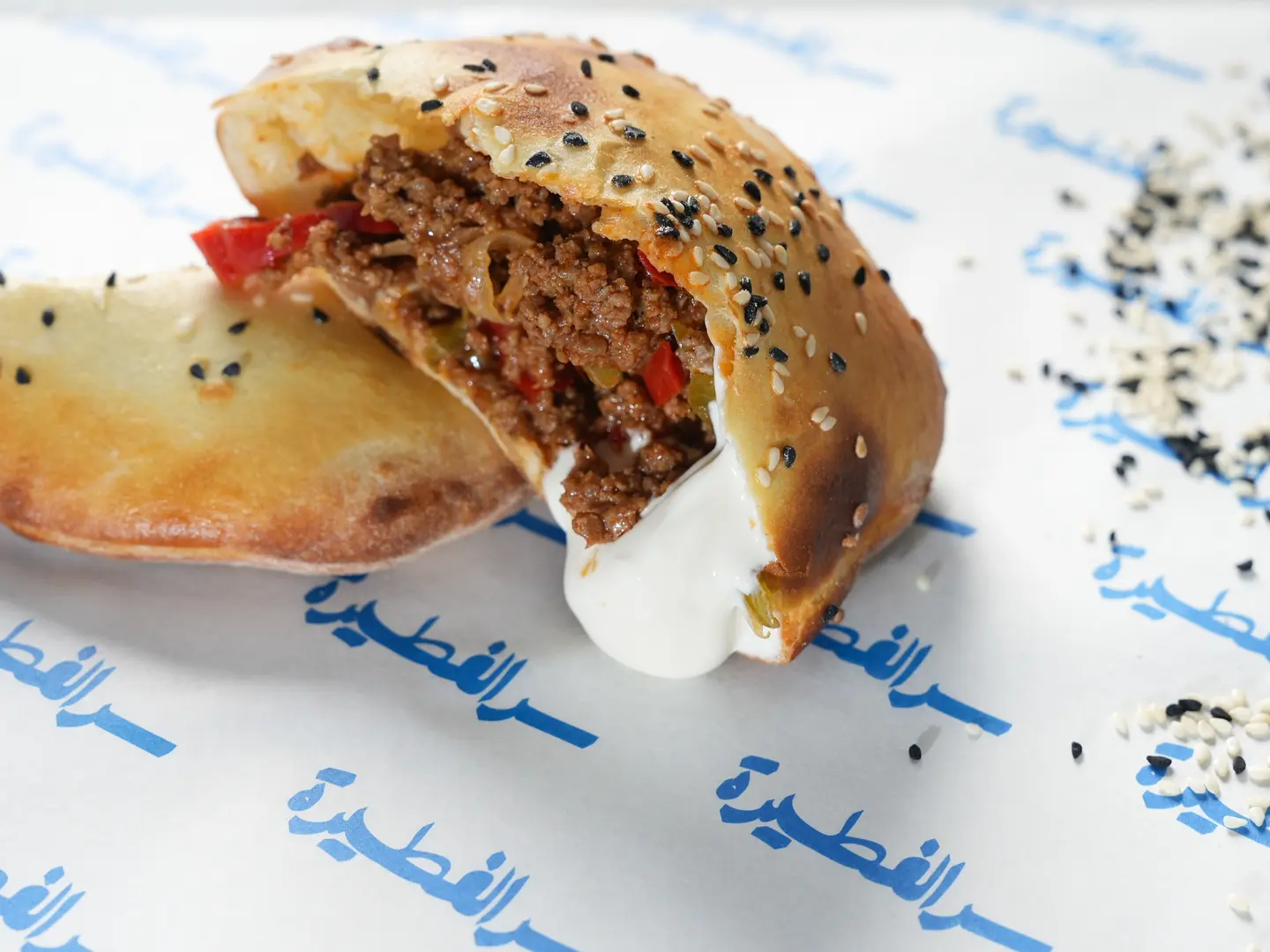 مدور لحم مفروم جبن