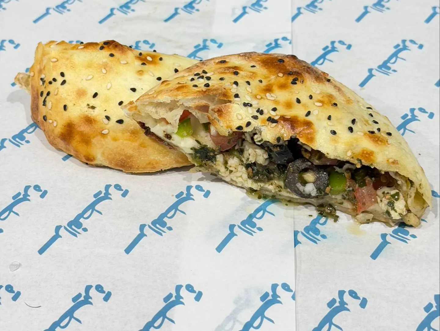 Pesto Halloumi Round