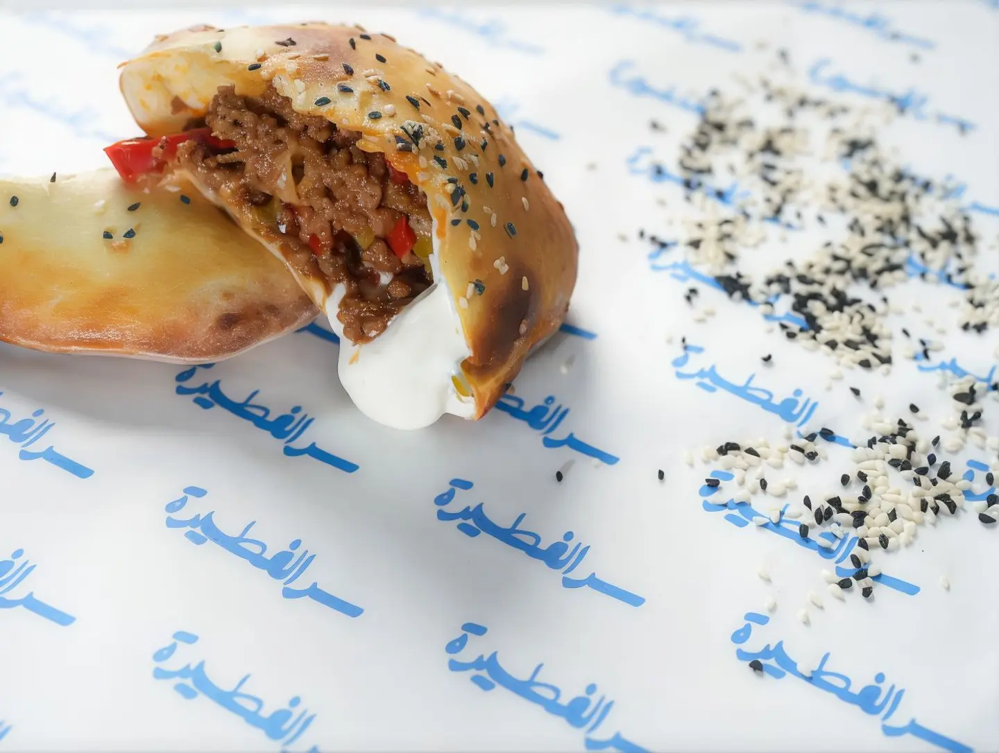 مدور لحم مفروم جبن