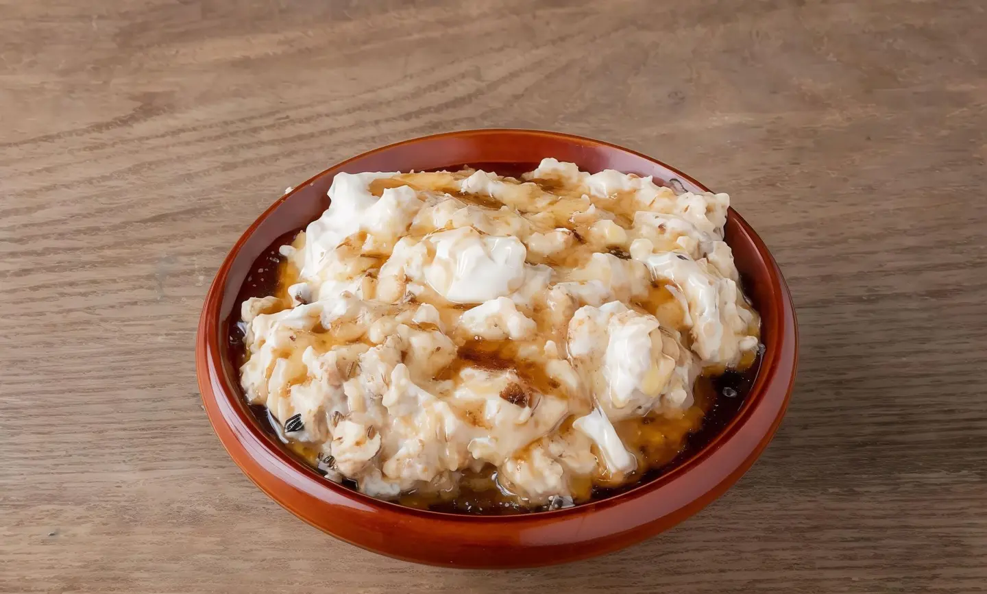 Date Fatteh With Cream And Honey