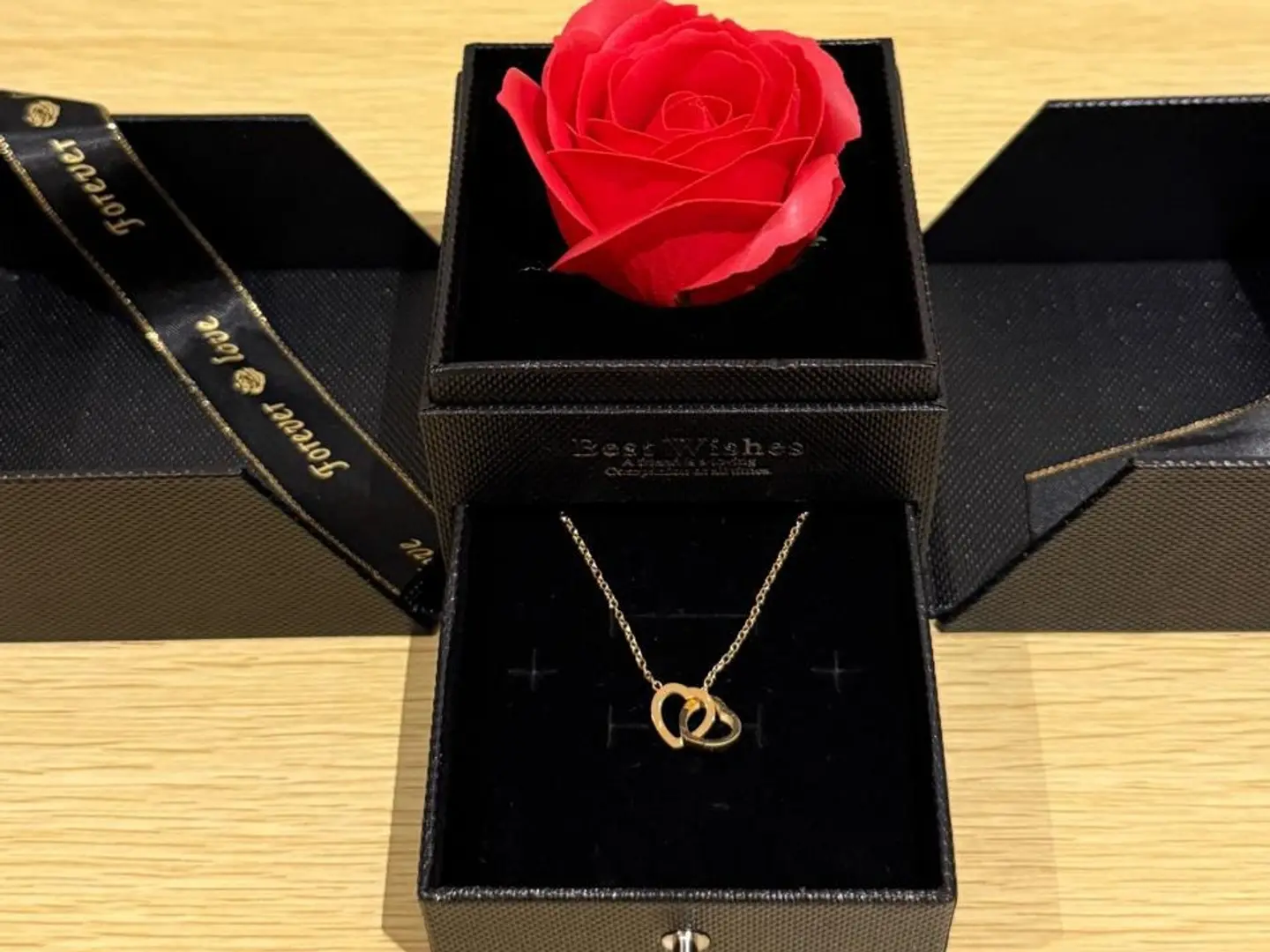 صندوق سلس مع ورده دايمه ترند السوق