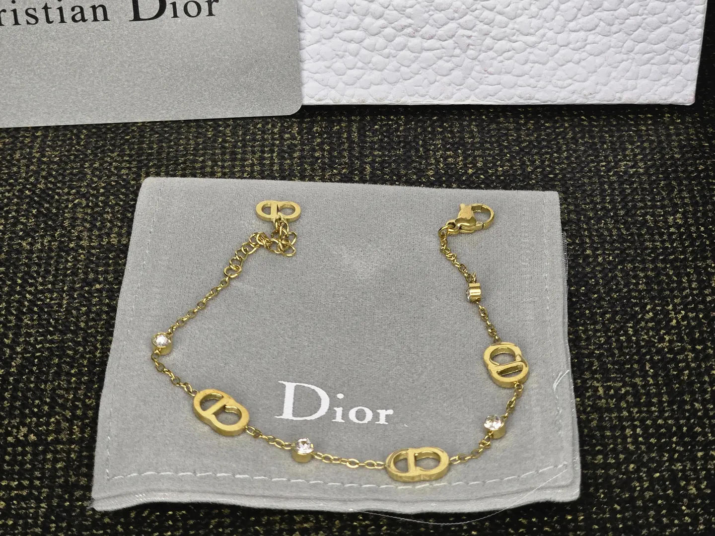 اسواره ديور رقم الطلب 4