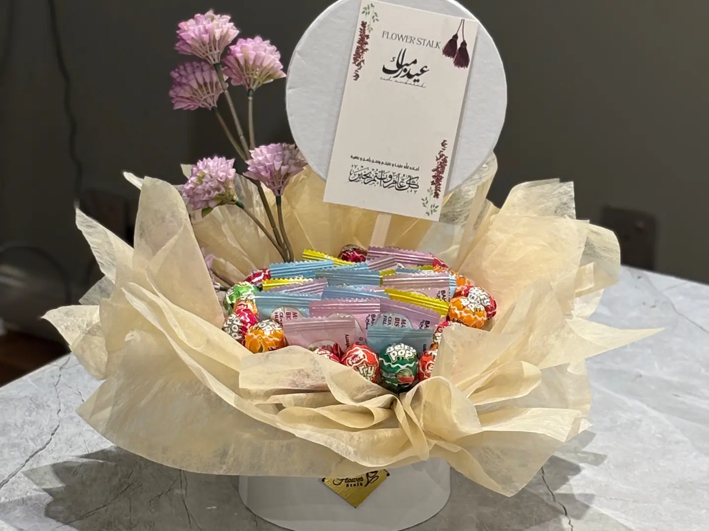 بوكس الحلويات الابيض