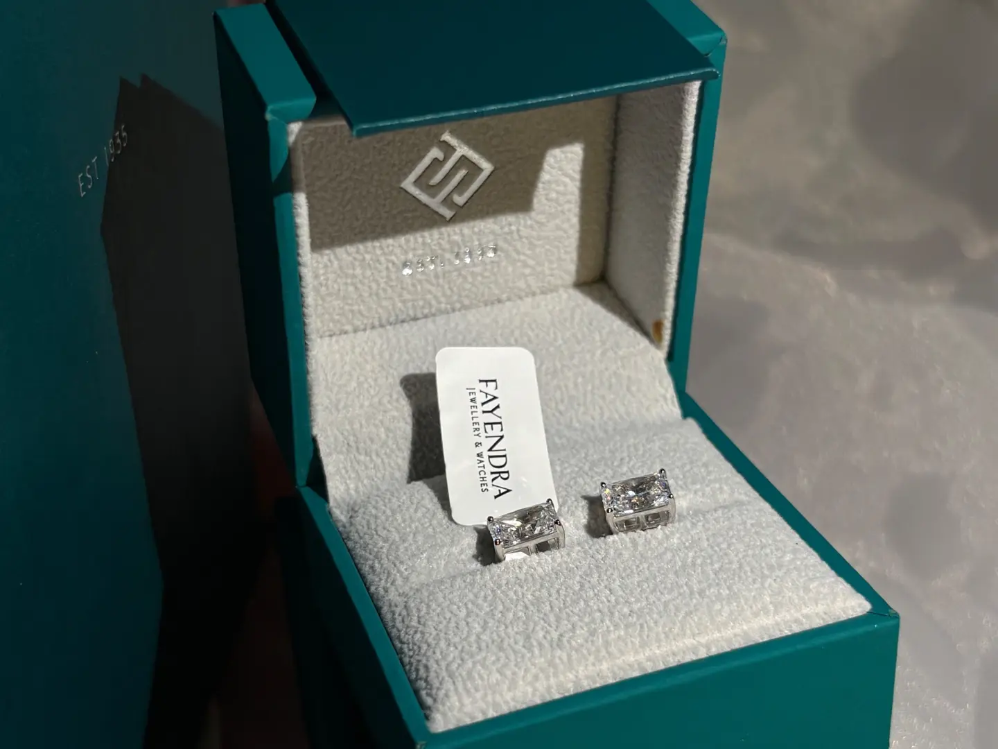 اقراط التوهج