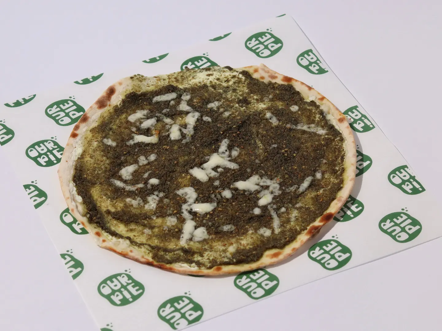 منقوشة لبنة وزعتر