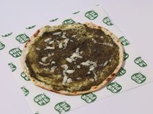 منقوشة لبنة وزعتر