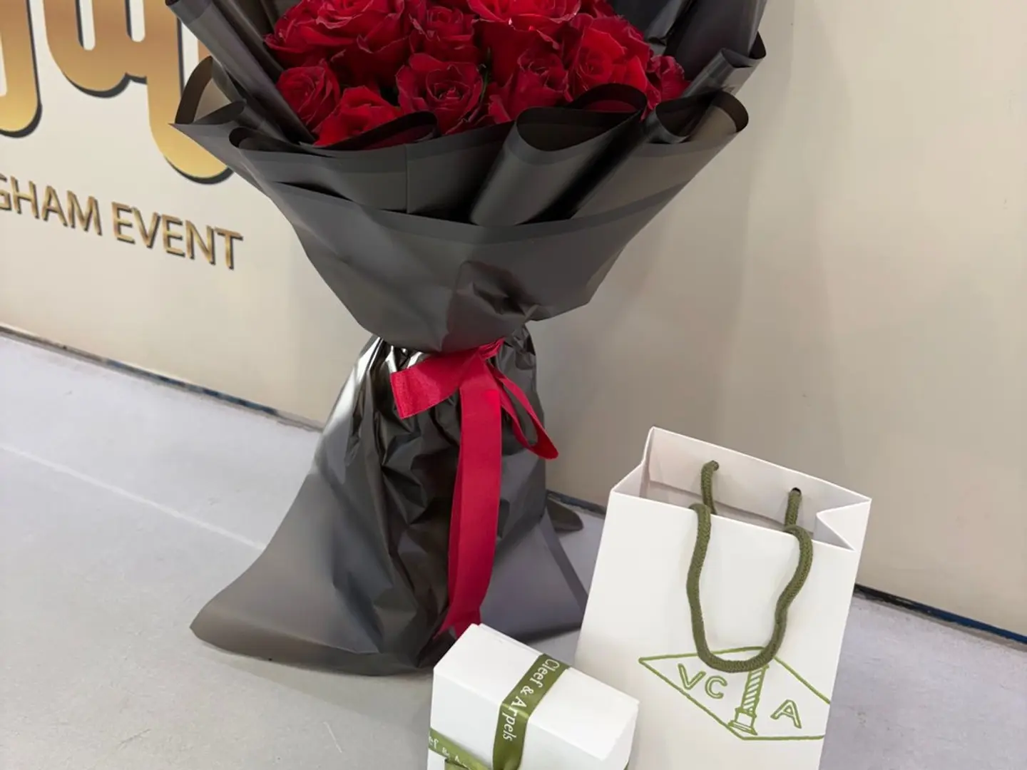 Natural Flowers With Van Cleef Bracelet