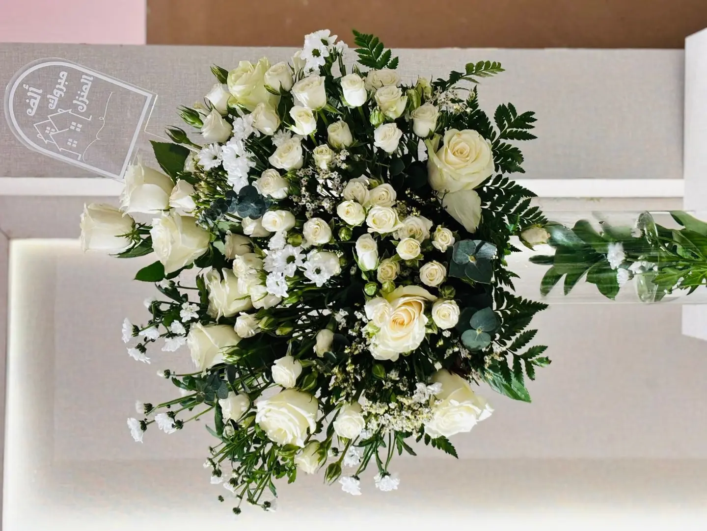 فازه ورد طبيعي شفاف طويل