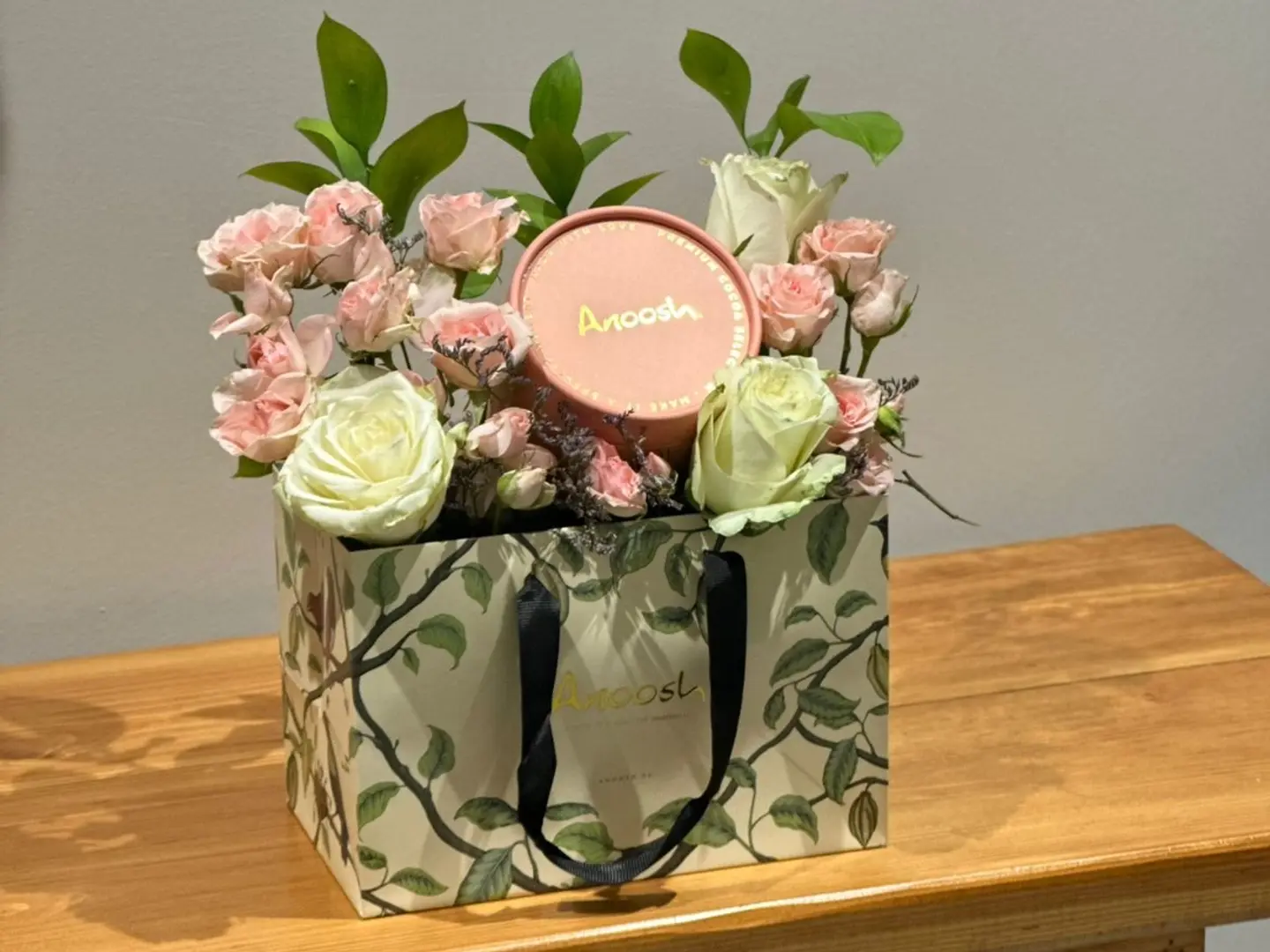 Anoush Chocolate With Natural Roses