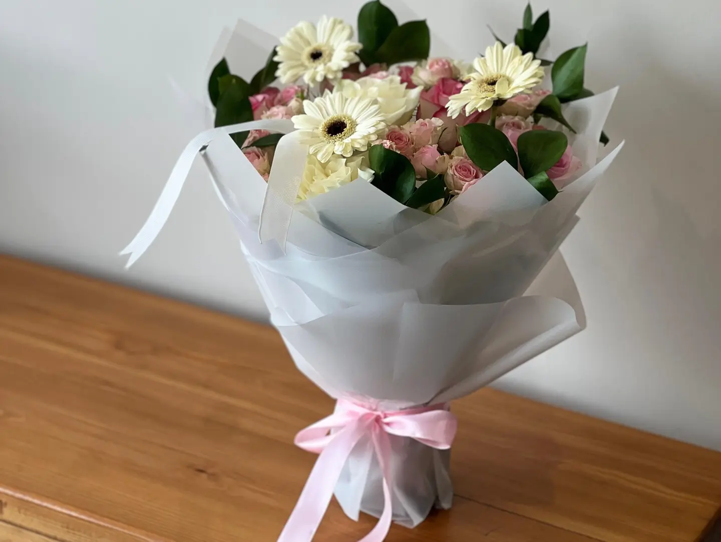 White Gerbera Bouquet 001