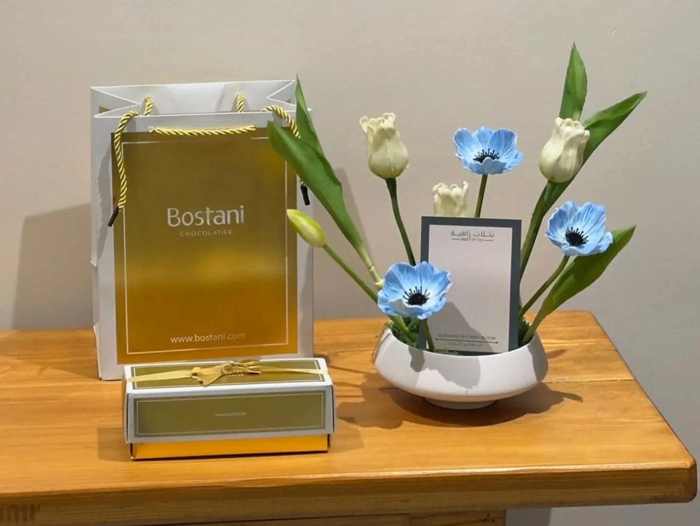 Blue Artificial Flower Vase With Bostani Chocolate F008
