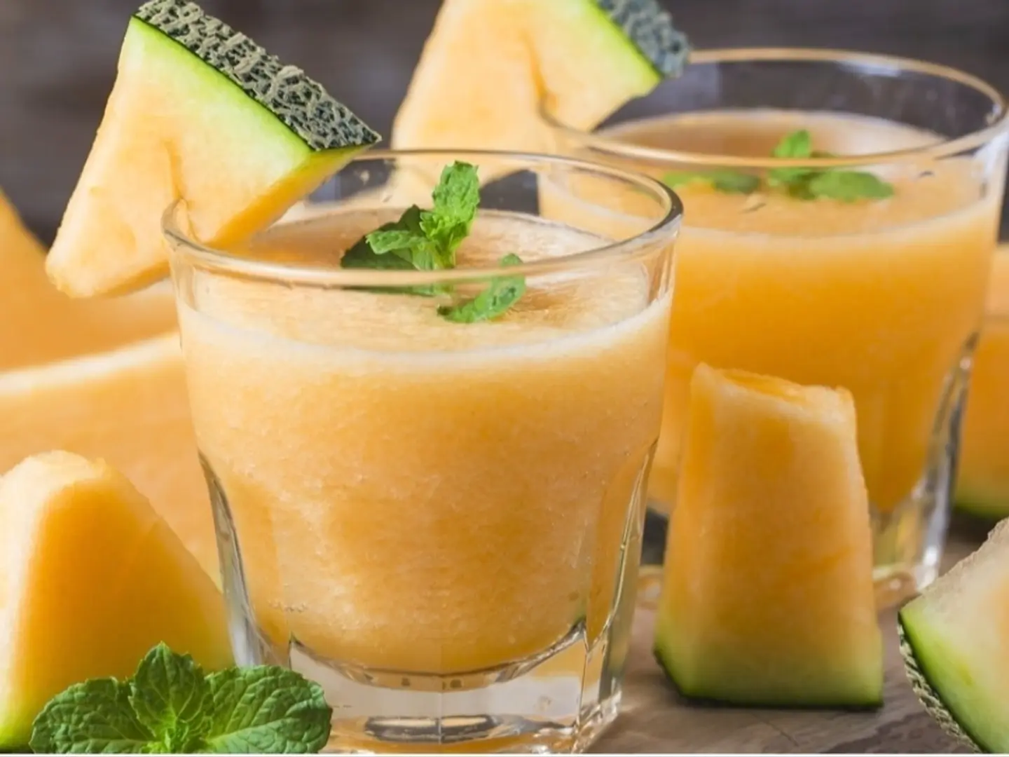 Large Cantaloupe Juice