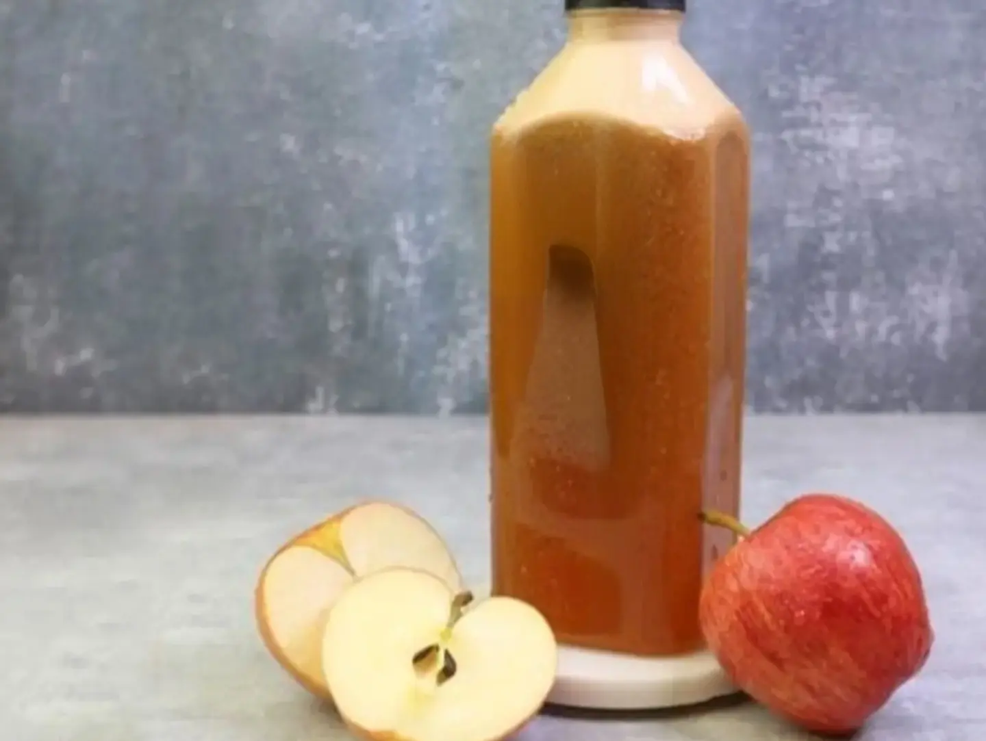 لتر ونصف عصير تفاح