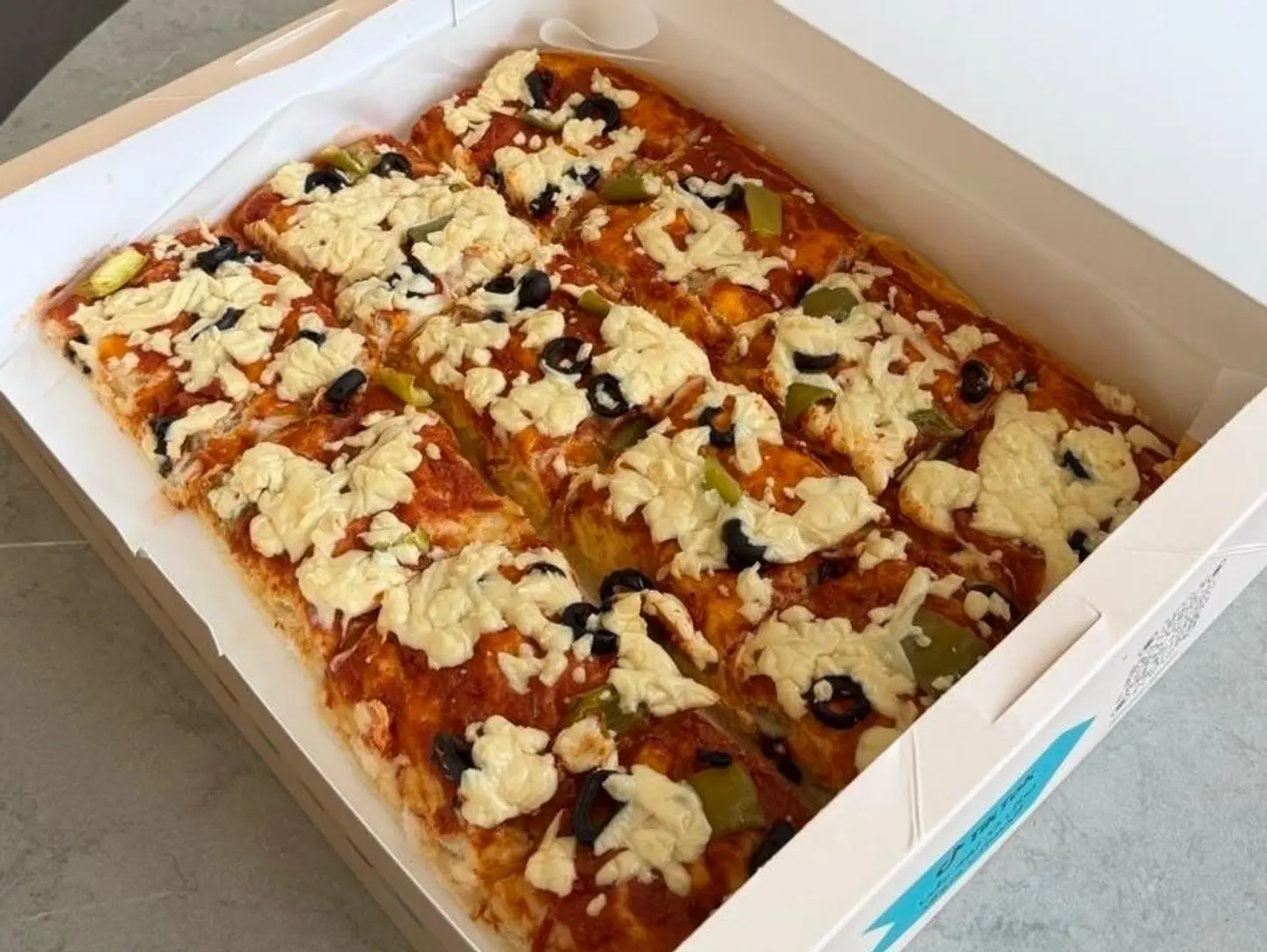 Al Taybeen Kraft Cheese Pizza Box