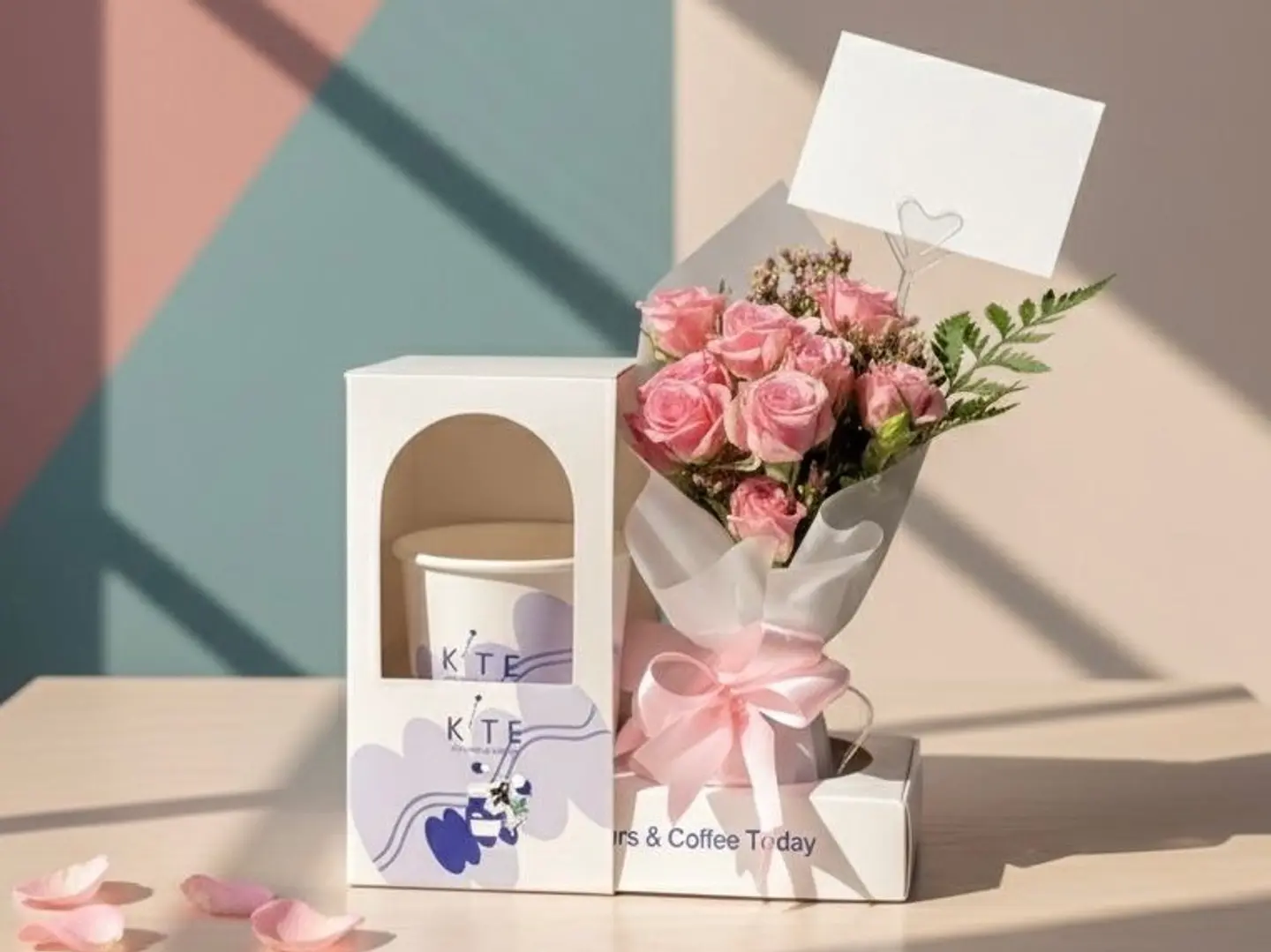 ميني بوكيه وقهوة