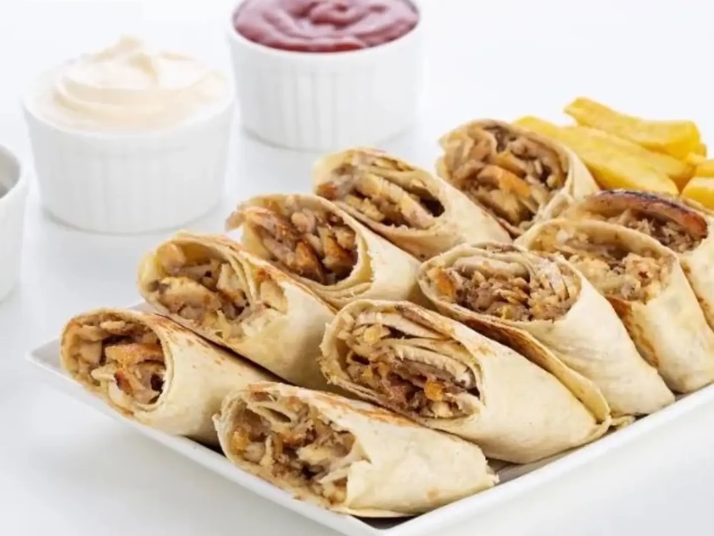 صحن عربي كبير مع الجبن