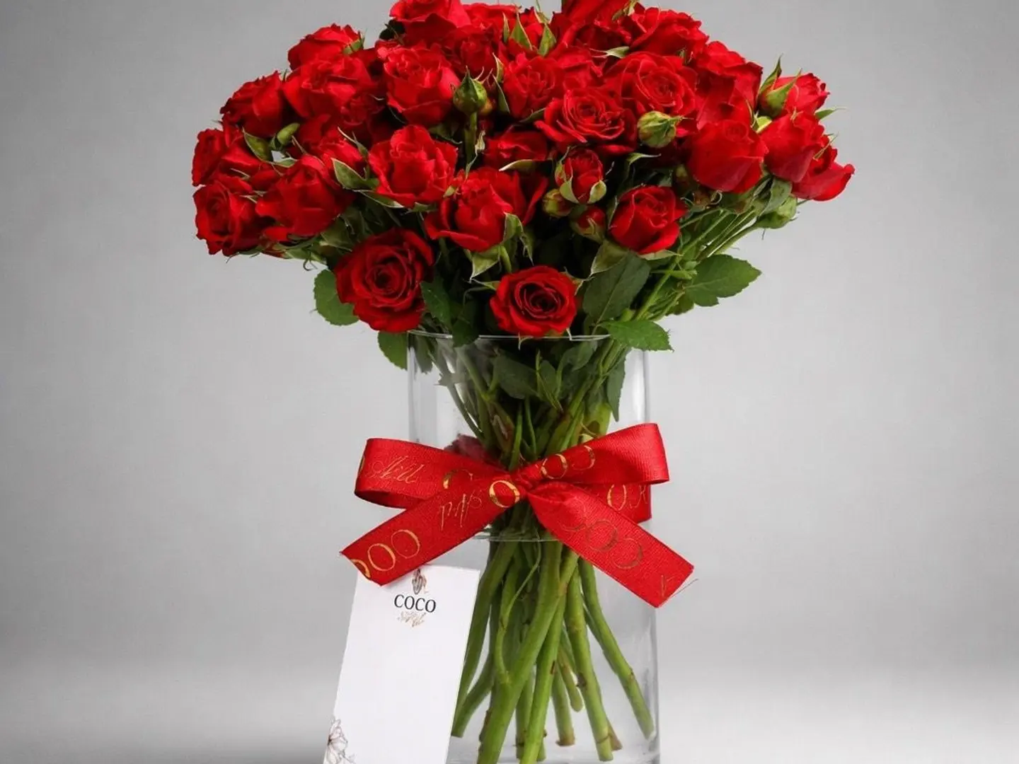 Luxury Red Roses Vase
