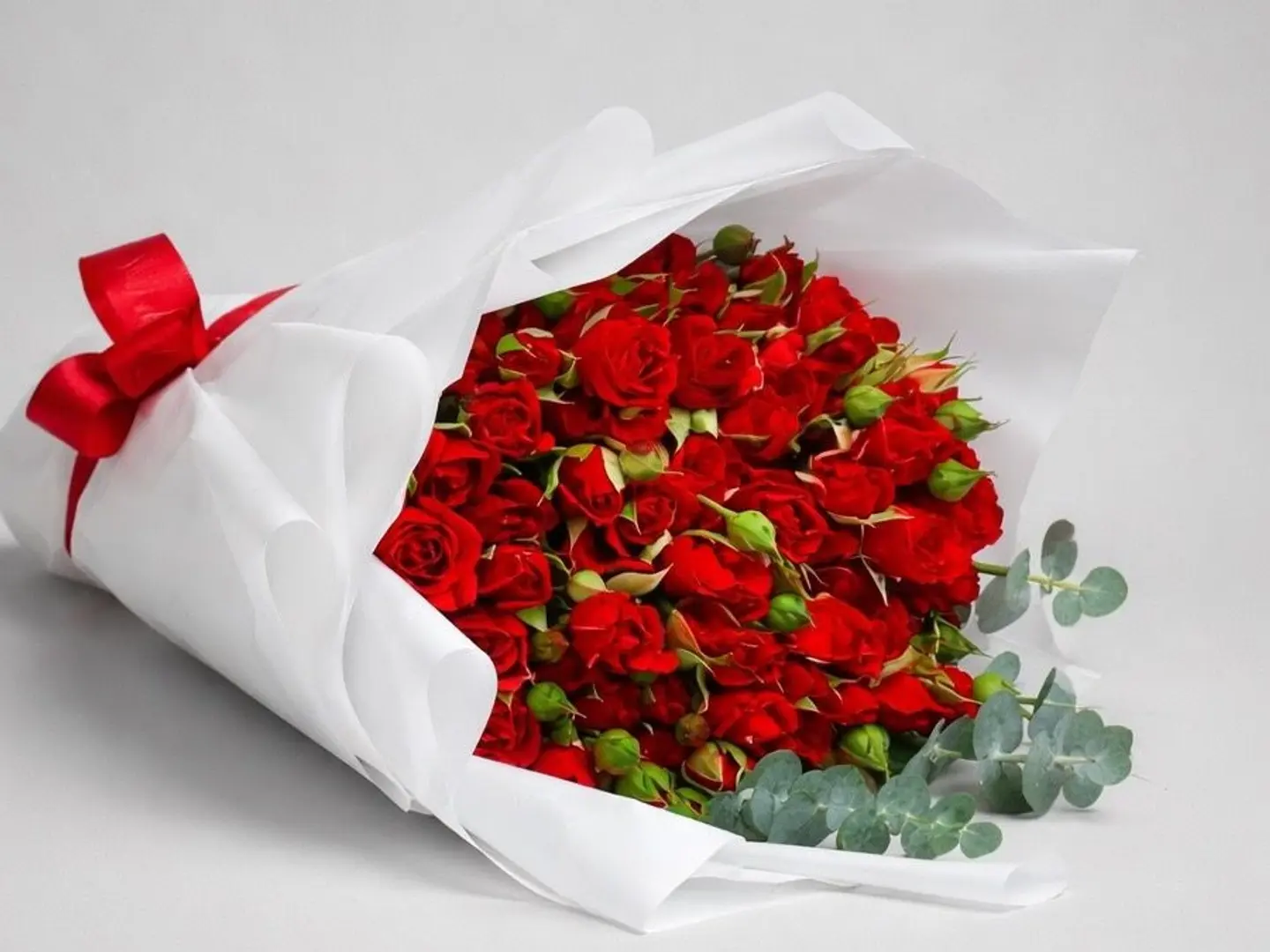 Red Roses Bouquet