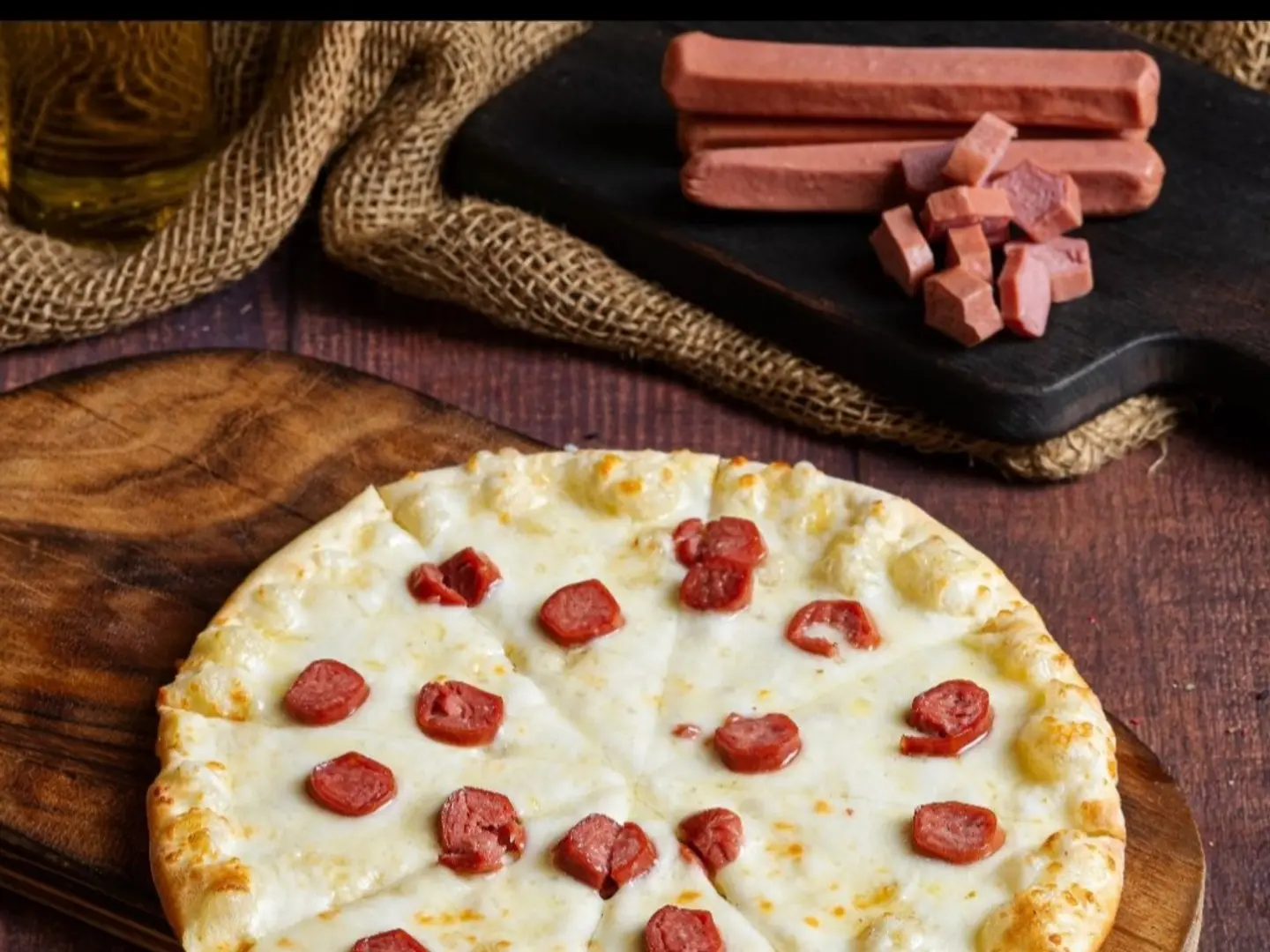 ‏جبنة مع سجق