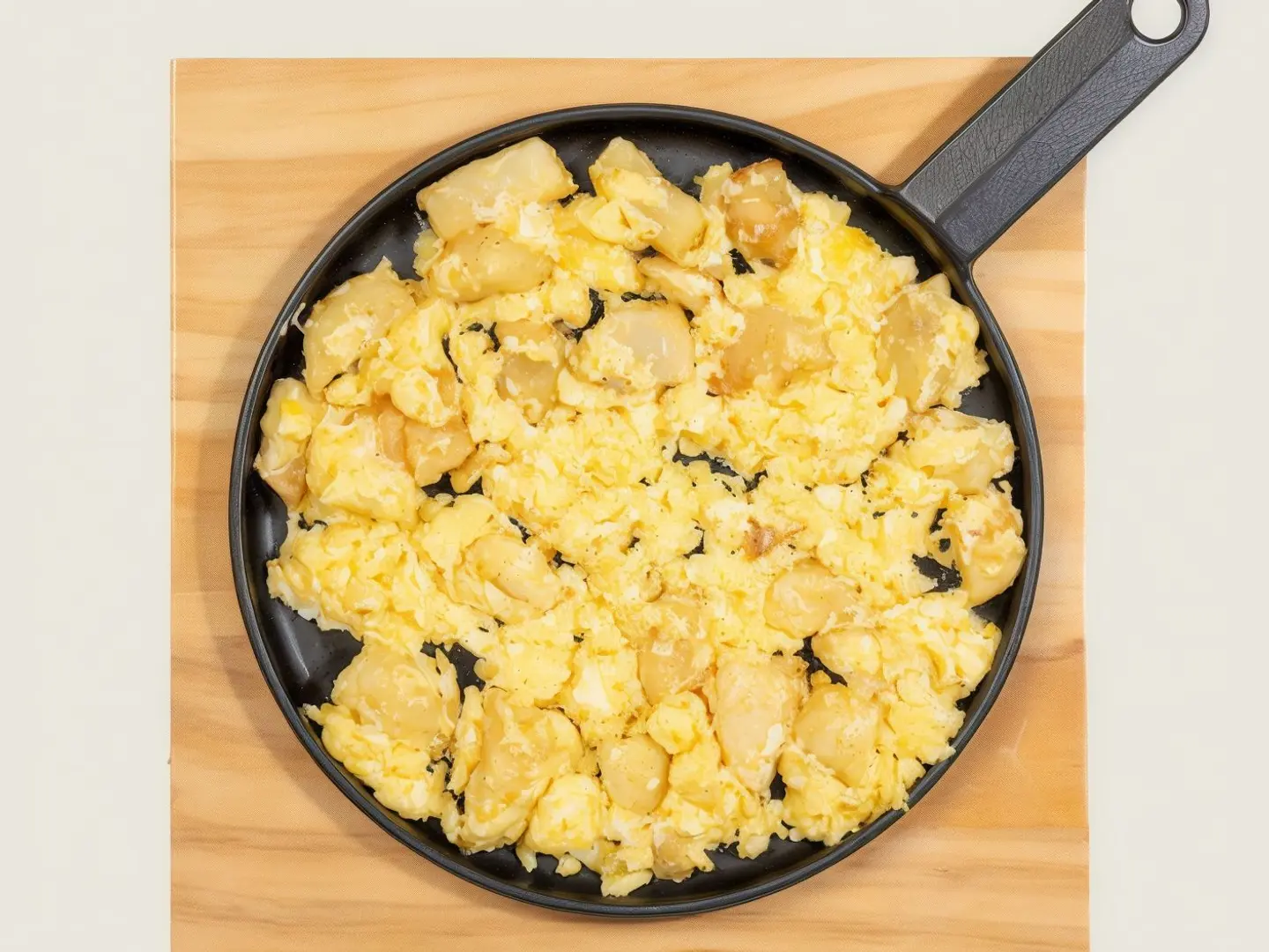 صحن مفركة بيض مع بطاطا