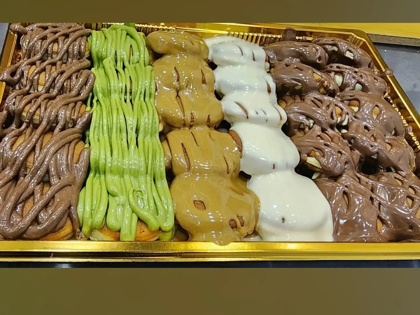 Large Layered Pancakes