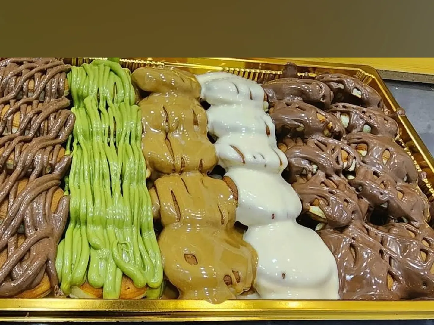 Large Layered Pancakes