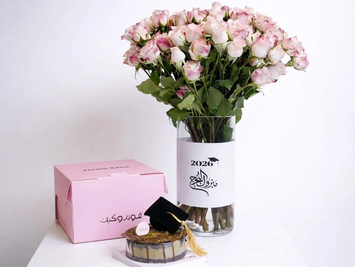 Vase With Fandou Cake