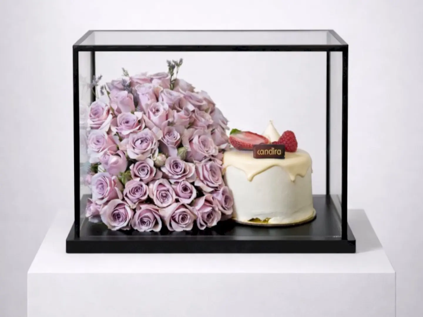 بوكس كيكه التوت