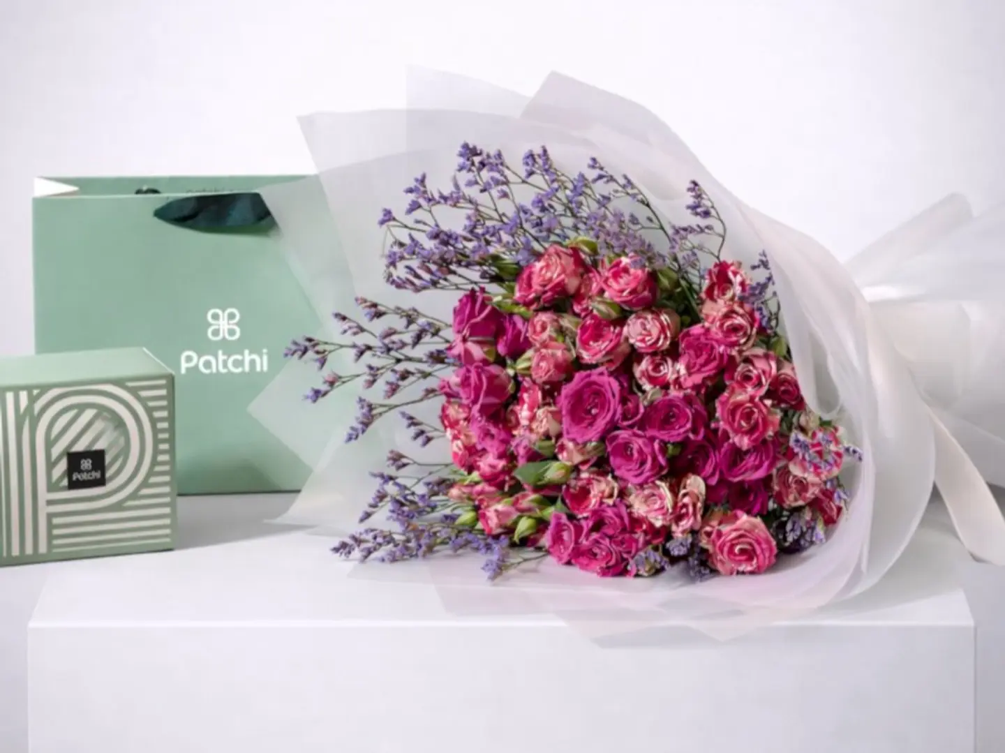 شوكلت باتشي مع بوكيه ورد مكس