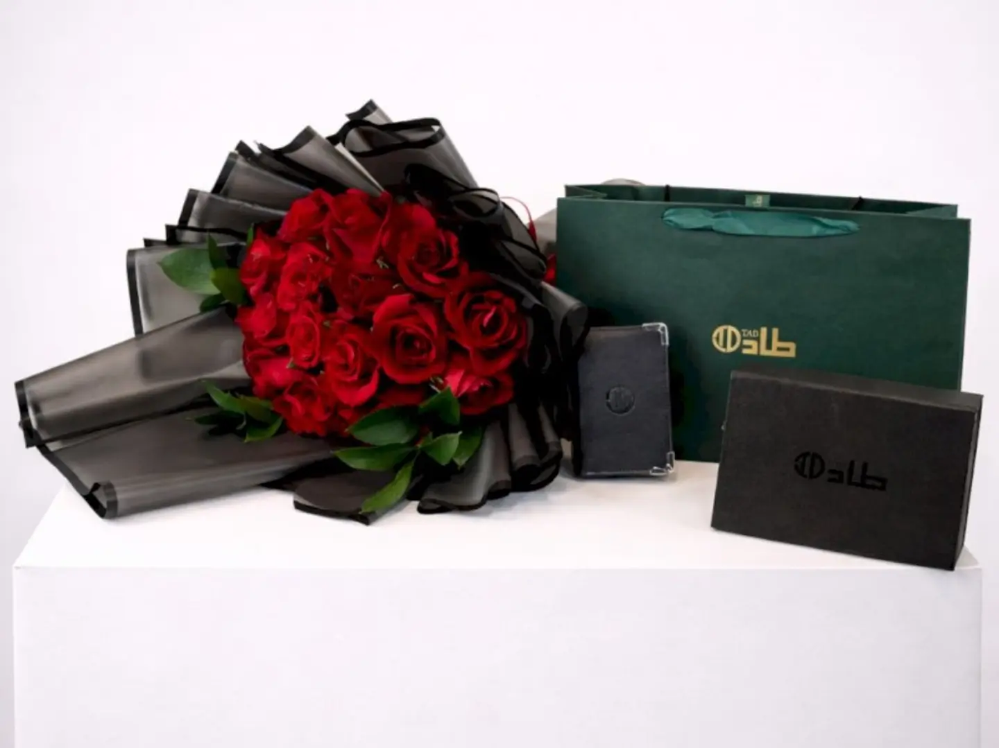 محفظه طاد مع ورد احمر