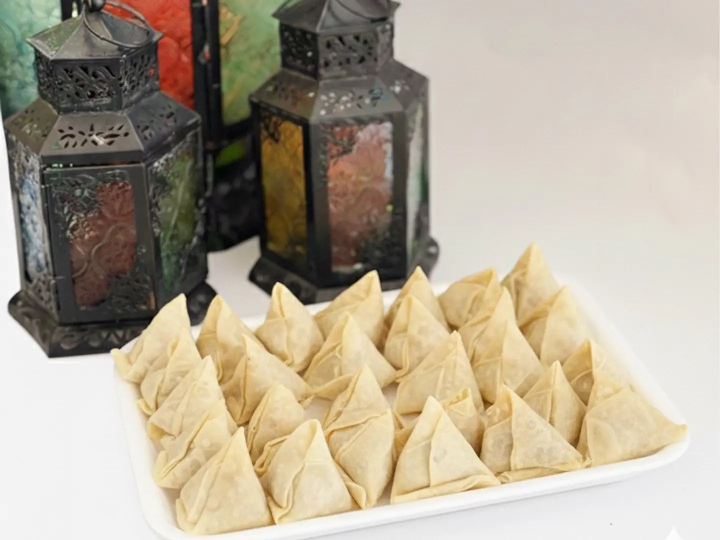 18قطعة مفرزنات مثلثات جبنية