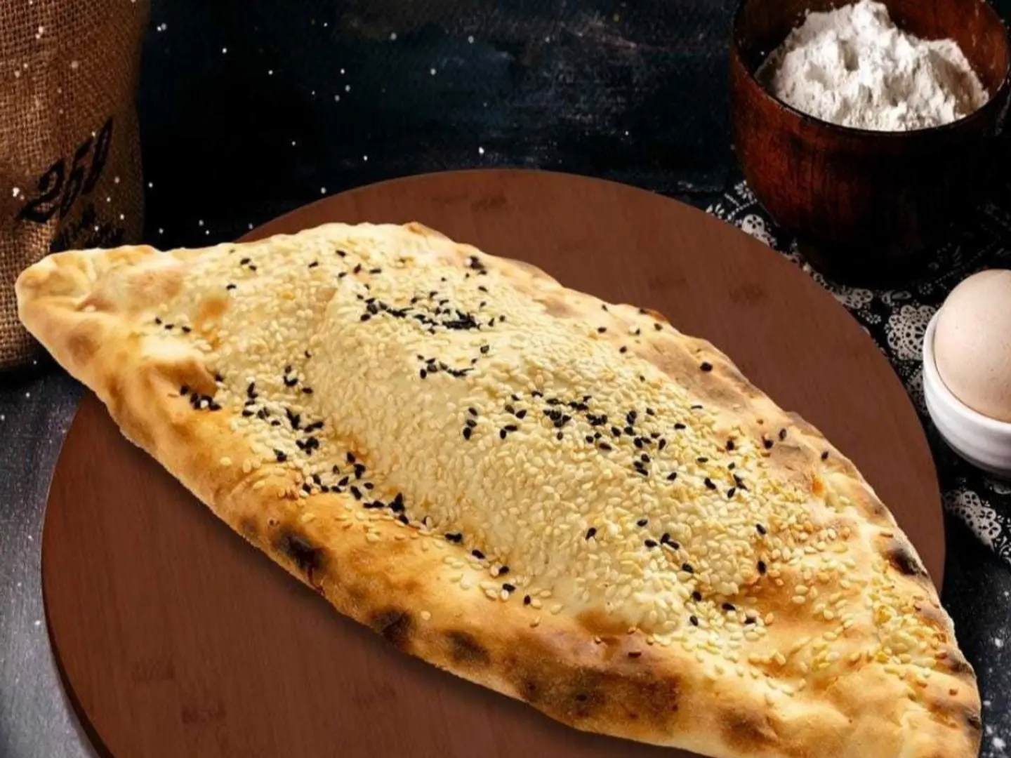 منقوشة جبنة عكاوي مقفلة