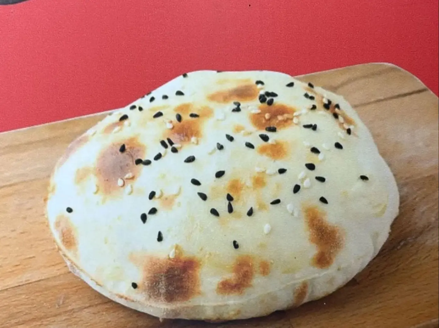 عرض ٣ حبات مدورة بطاطس مع جبنة بارد