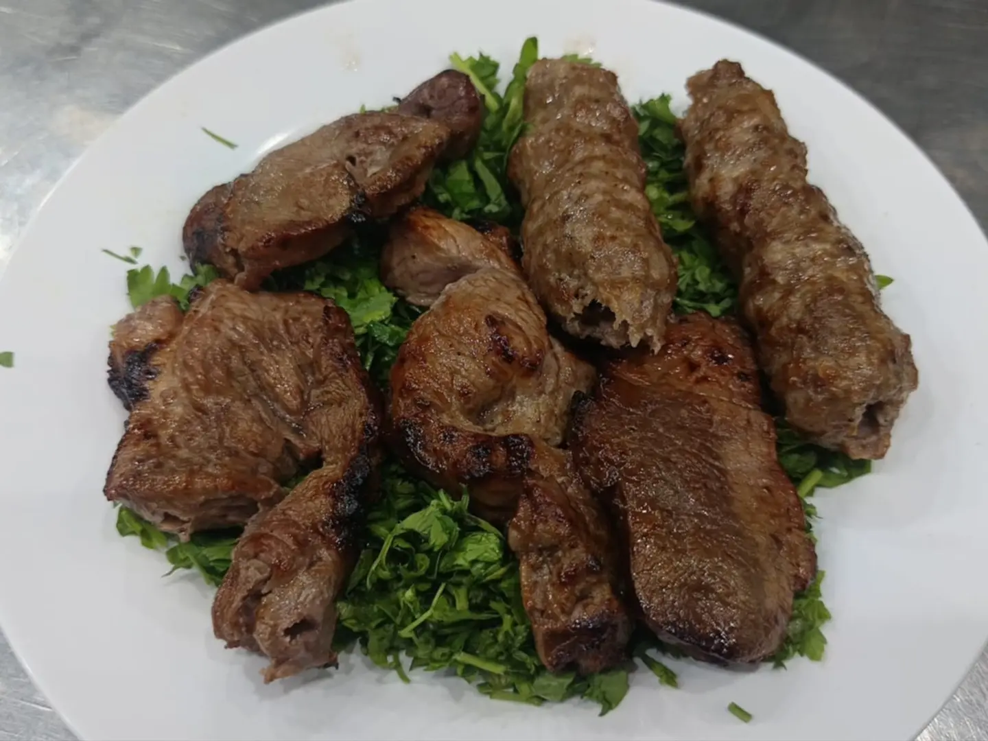 ربع مشكل مشاوي