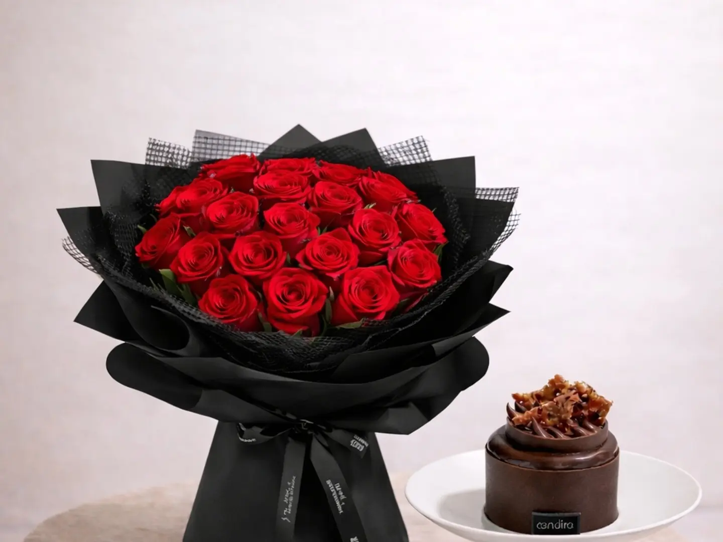 كيك كانيدرا صغير و باقة