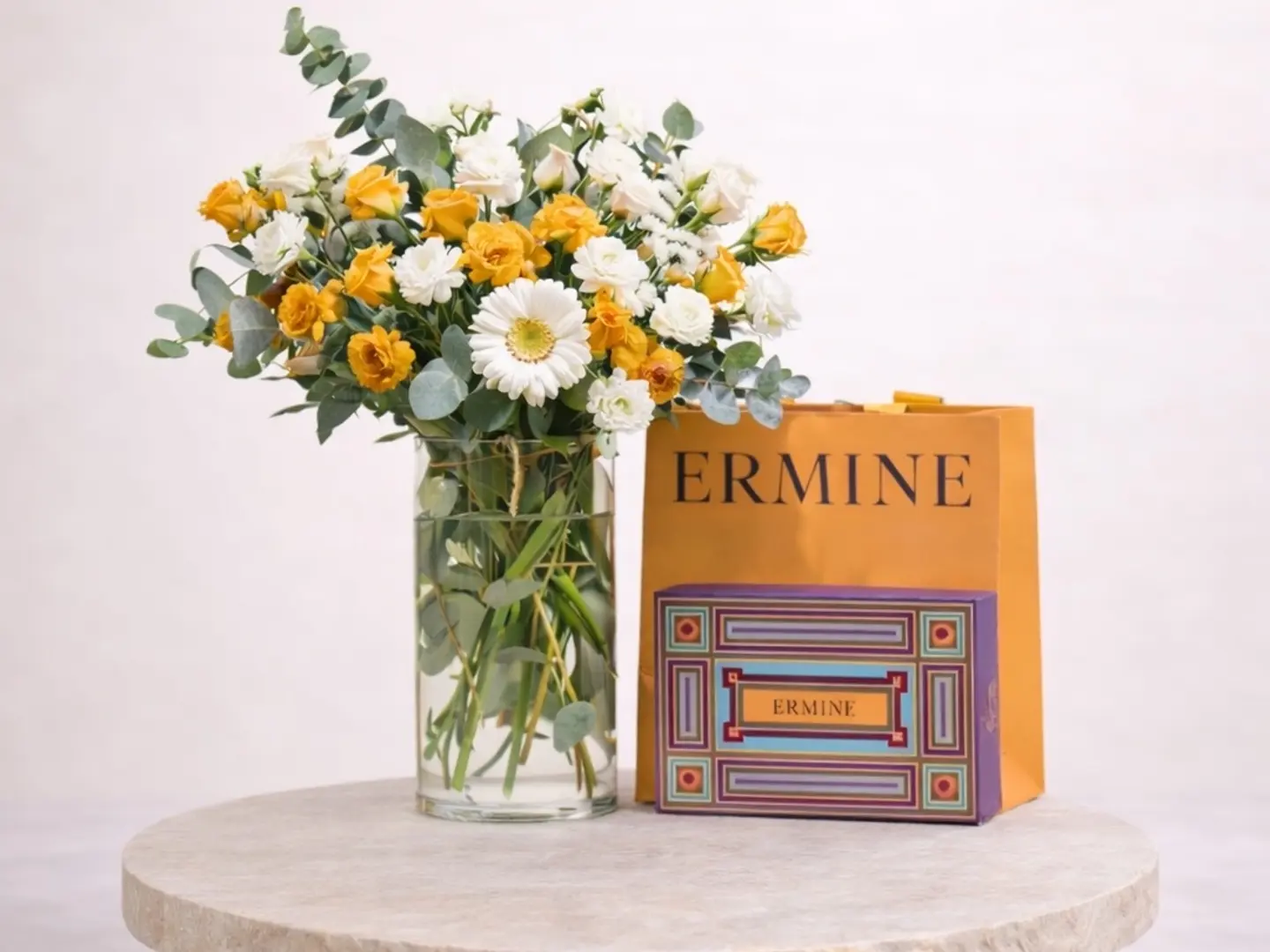 فازة ورد و ماكرون