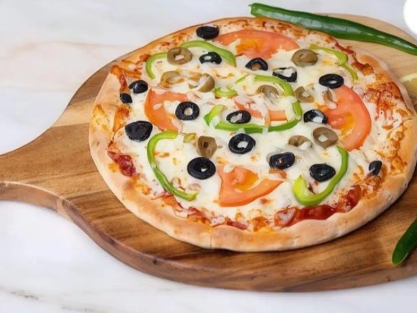 بيتزا خضار وسط