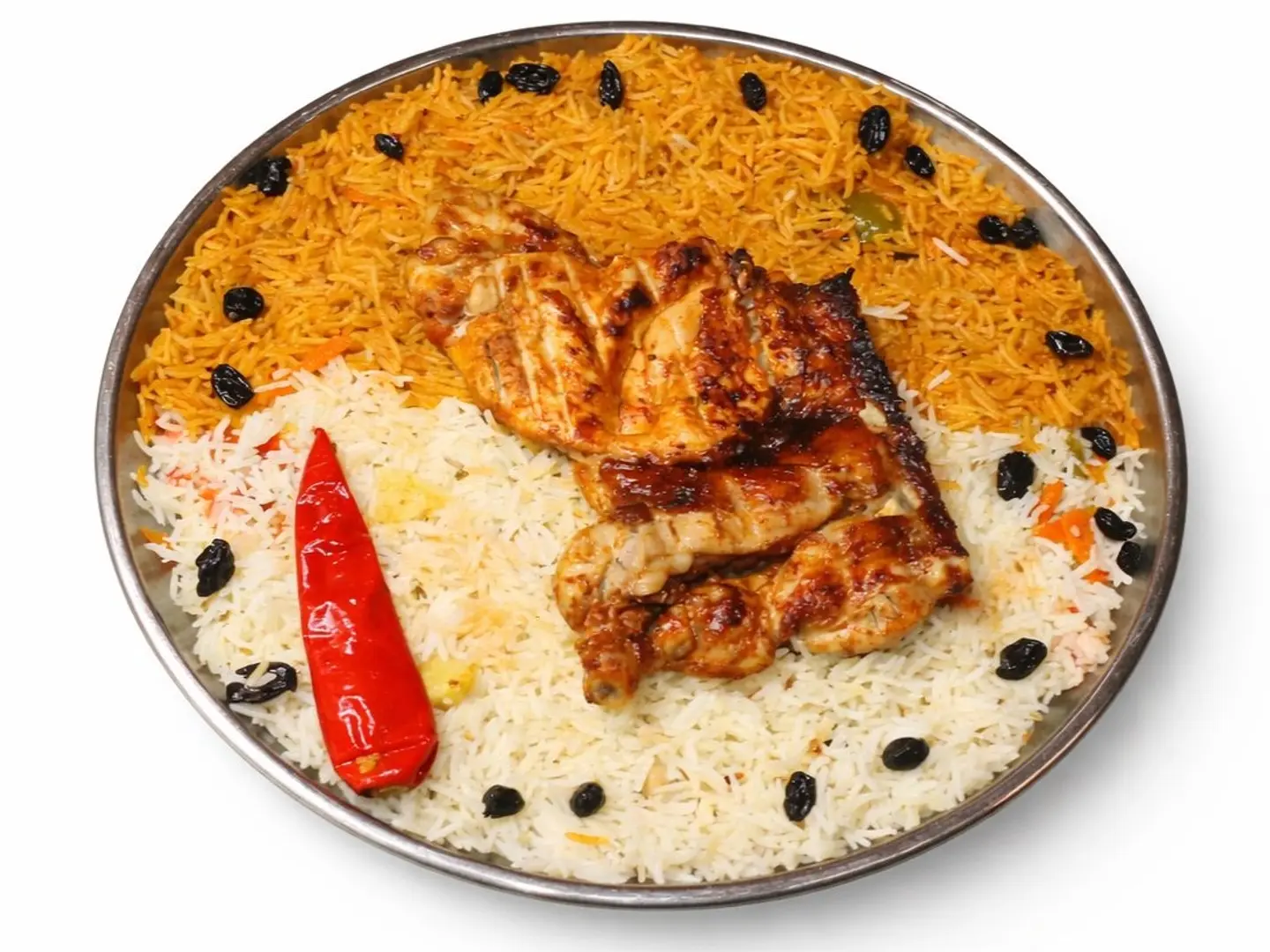 نصف حبة دجاج على الفحم مع الرز