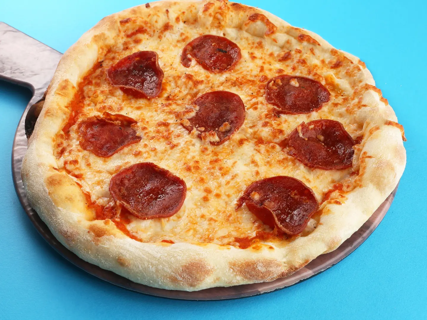 بيتزا بيبروني