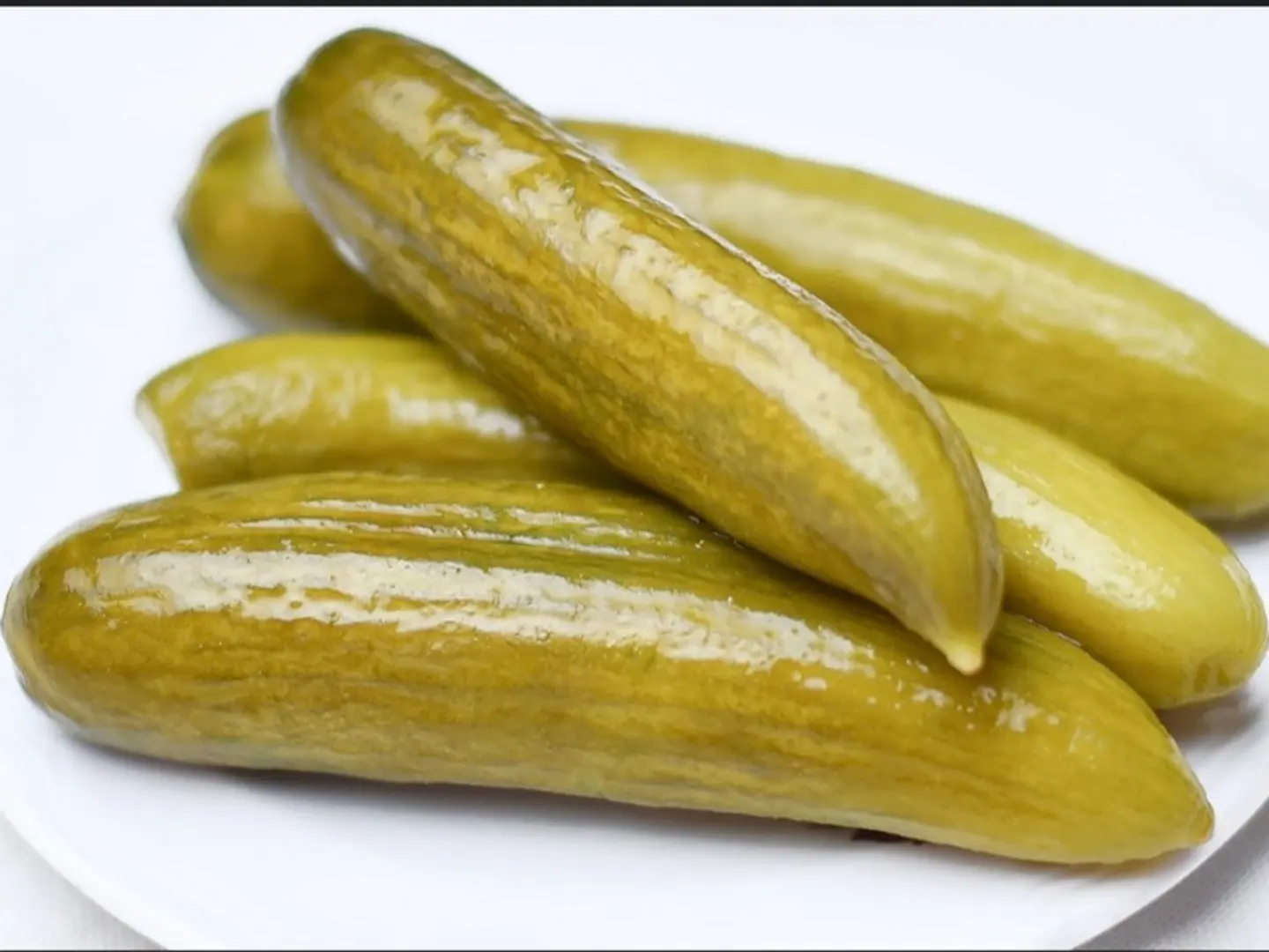 مخلل خيار كبير