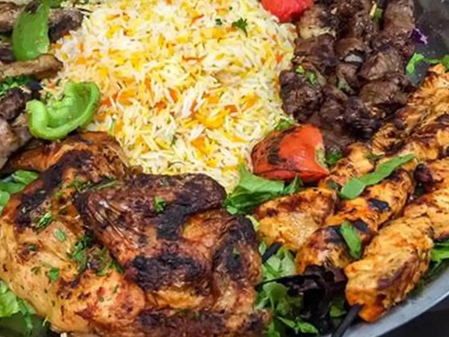 وجبة الزوات ربع فرخة مع شيش طاووق مع كفتة مع حواوشى مع الارز مع الشوربة