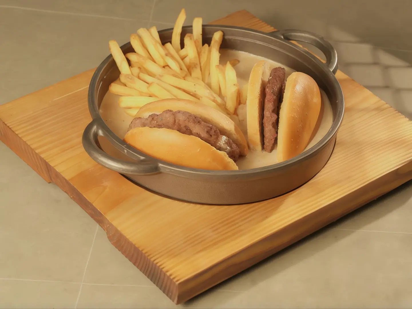 كريستو برغر لحم