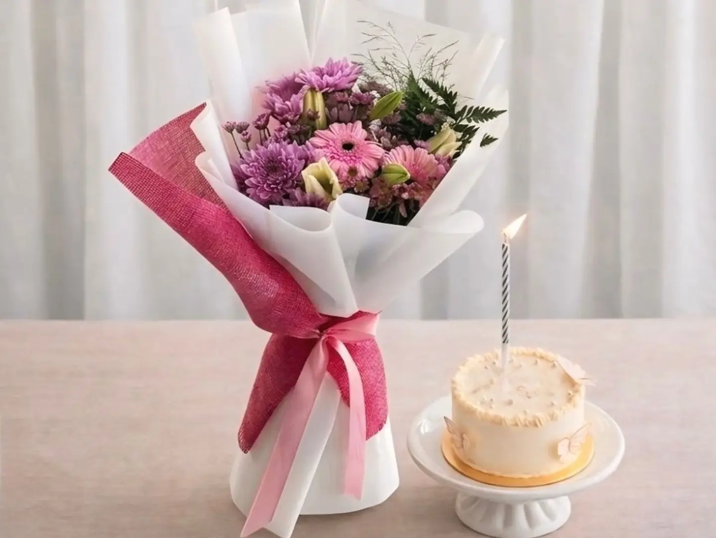 Flower Bouquet With Cake