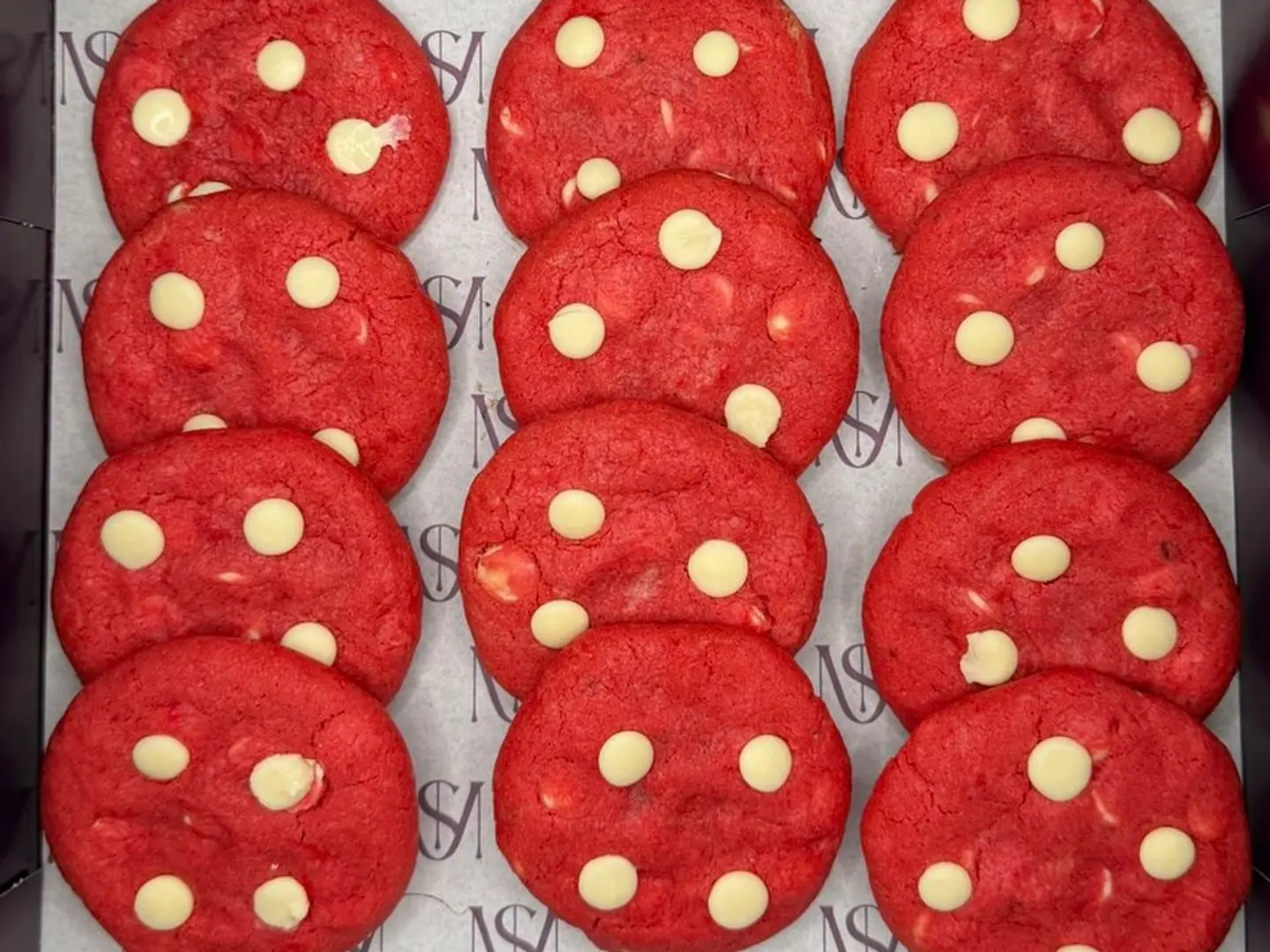 Red Velvet Cookies Box 15 Pieces
