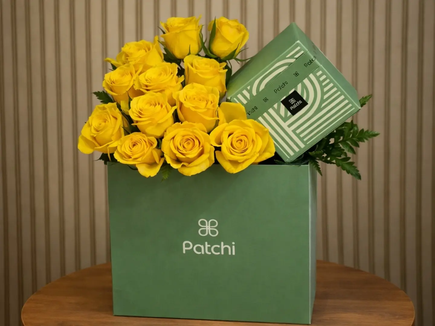 تنسيق ورد اصفر مع شوكلاته باتشي