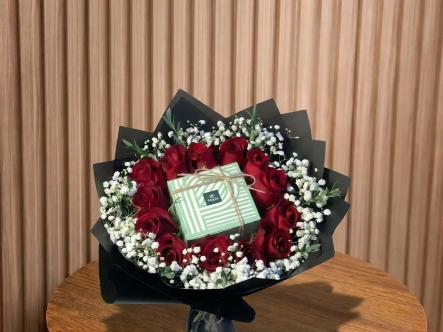 باقة ورد احمر مع شوكلاته باتشي