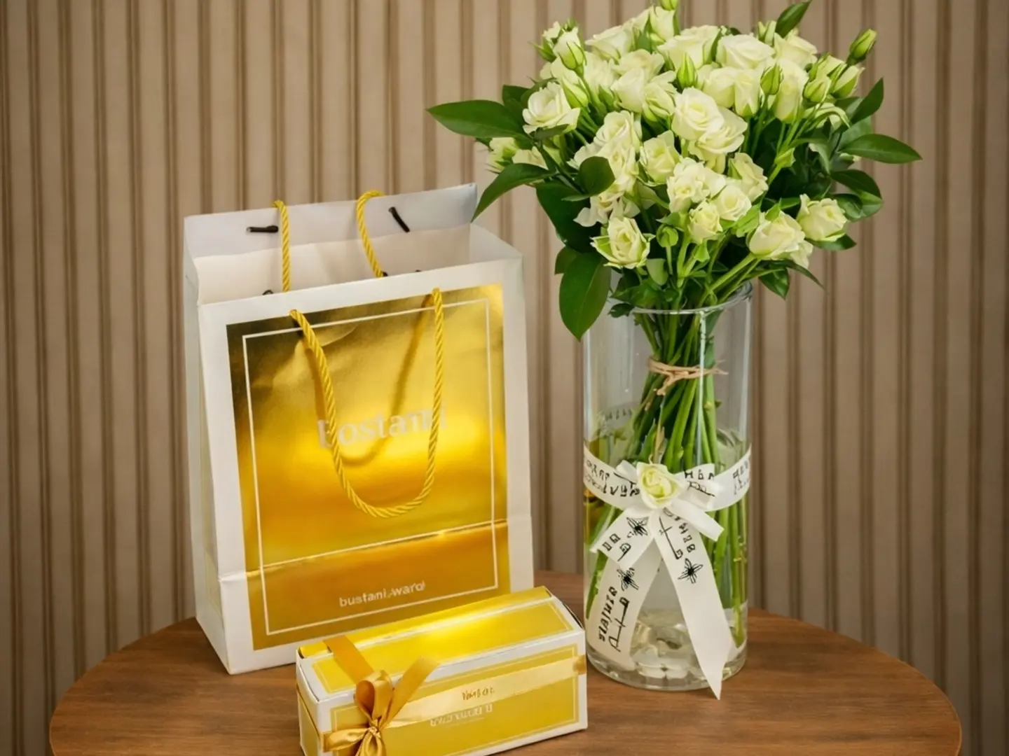 فازه ورد طبيعي مع شوكلاته بستاني