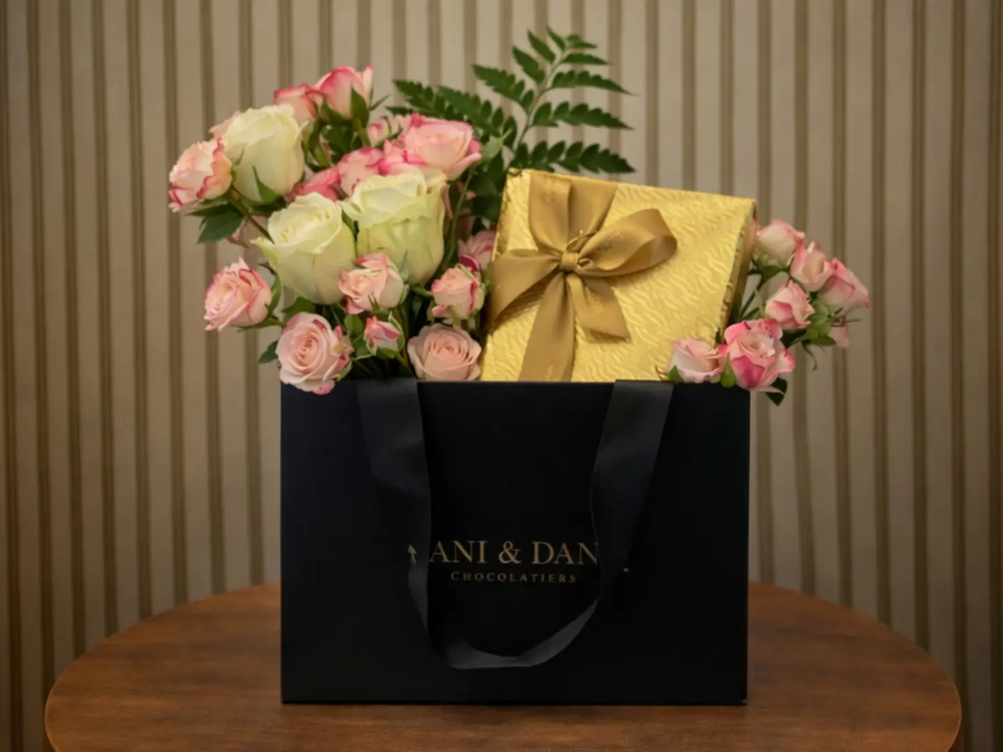 ورد وشكلاتة اني وداني